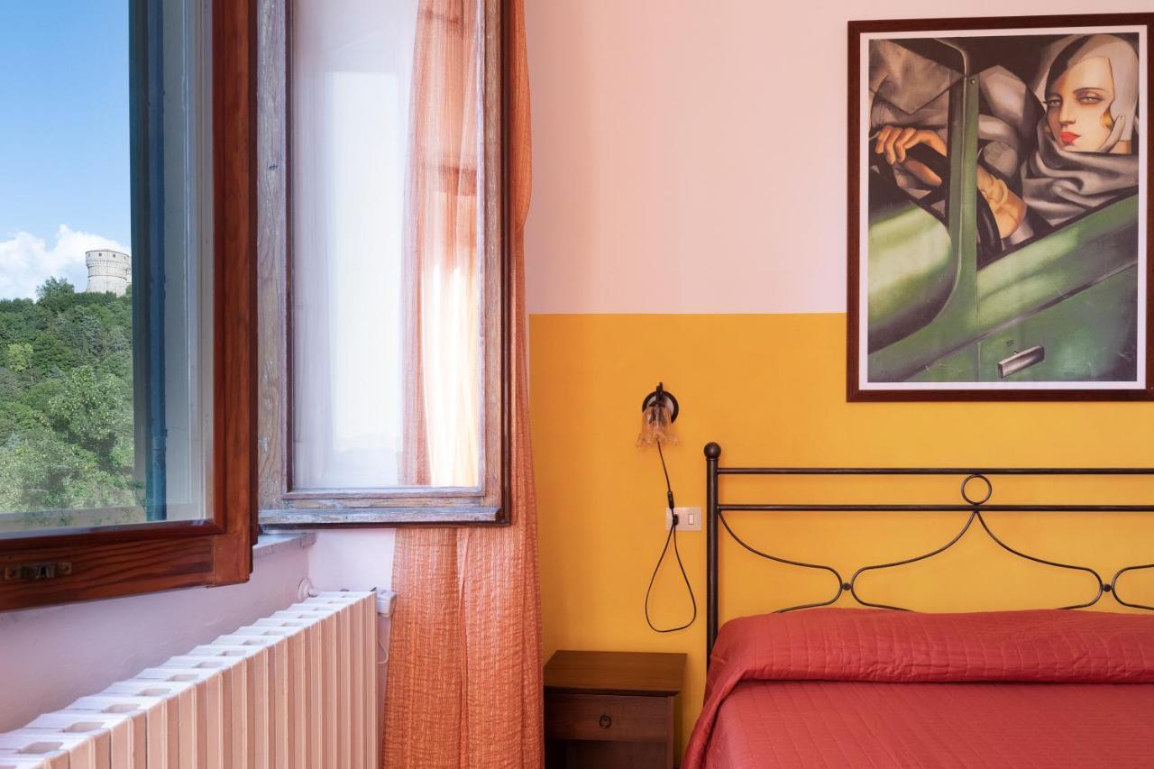 Osteria Belvedere San Leo Esterno foto
