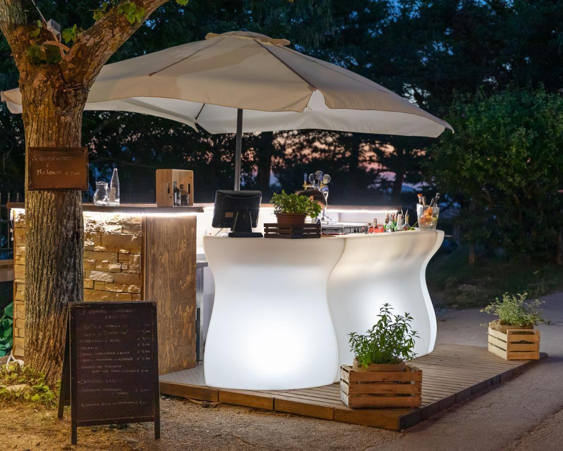 Osteria Belvedere San Leo Esterno foto