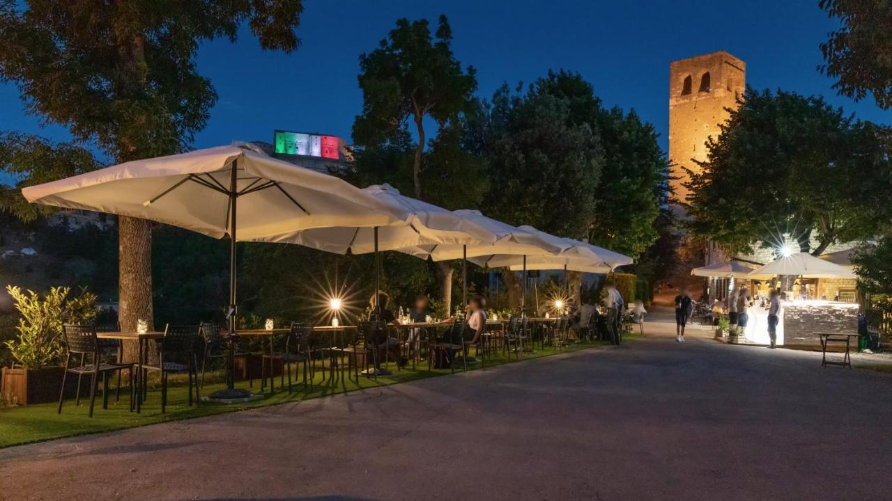 Osteria Belvedere San Leo Esterno foto