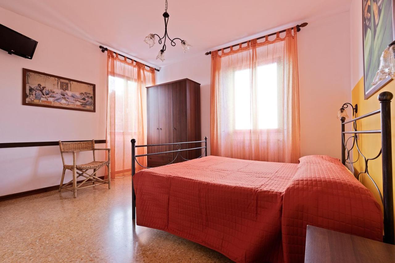 Osteria Belvedere San Leo Esterno foto