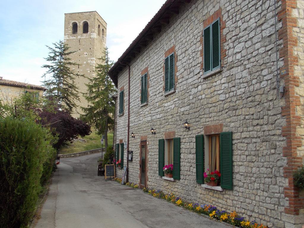 Osteria Belvedere San Leo Esterno foto