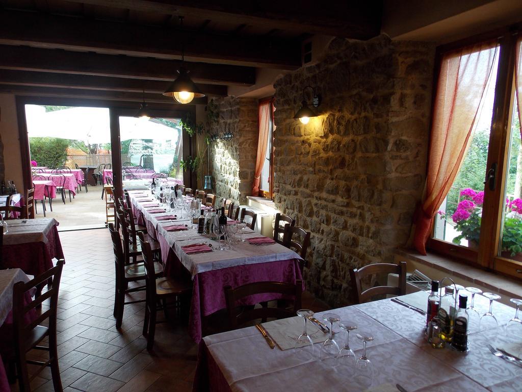 Osteria Belvedere San Leo Esterno foto
