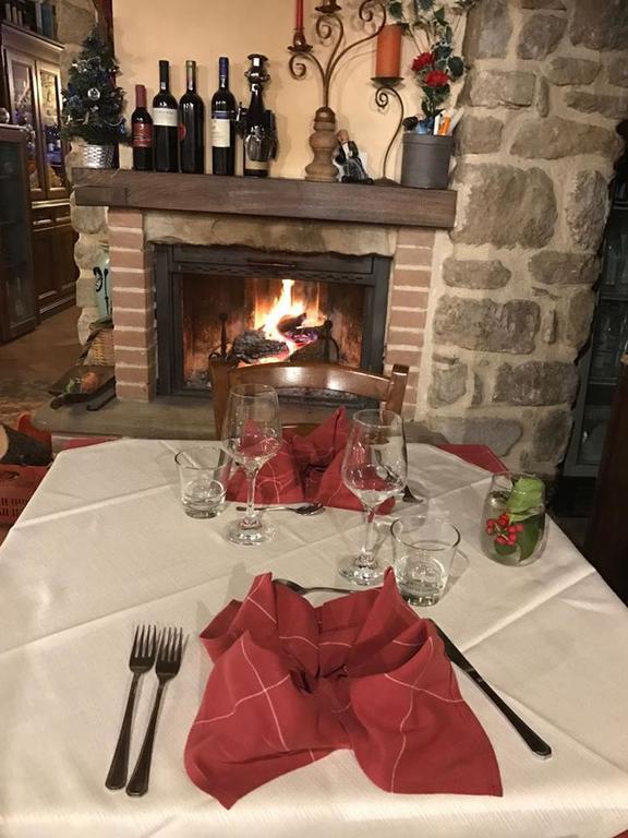 Osteria Belvedere San Leo Esterno foto