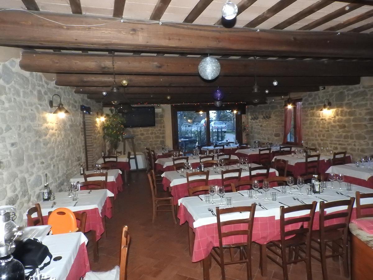 Osteria Belvedere San Leo Esterno foto